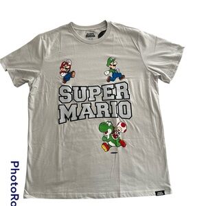 Super Mario shirt unisex size XXl ( but fits more like L-XL)